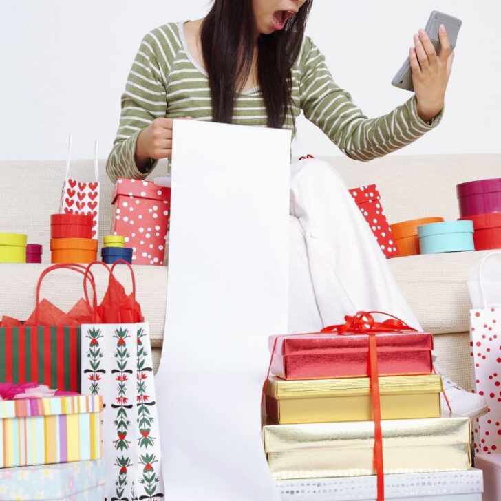 14 Essential Holiday Budgeting Tips (for a Stress-Free Holiday Season)